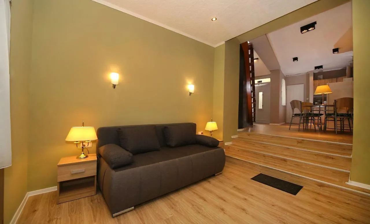 شقة Varkapu Apartman إغير
